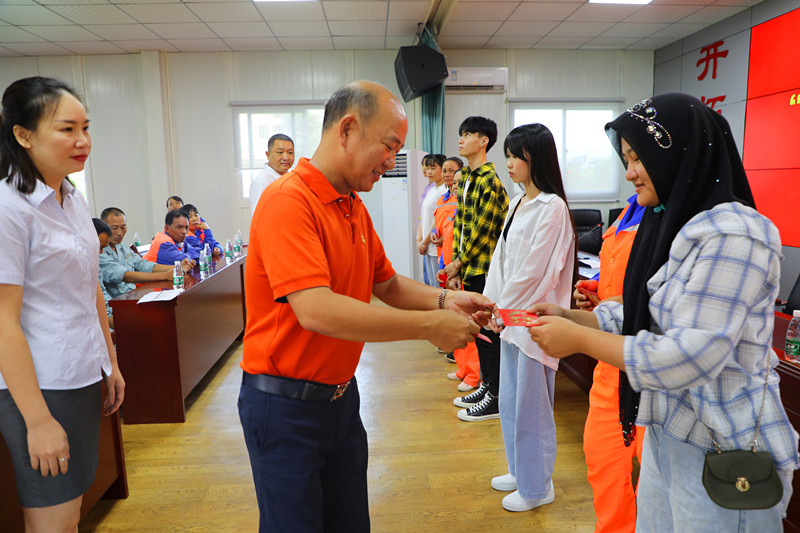 “金秋助學(xué)，圓夢(mèng)明佳！”明佳集團(tuán)黨支部及工會(huì)組織開展愛心助學(xué)活動(dòng)！